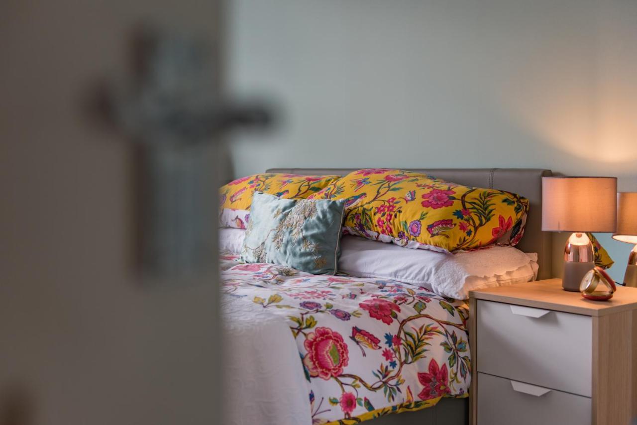 Blackhorse Loft - Spacious Apartment By The Sea Deal Εξωτερικό φωτογραφία